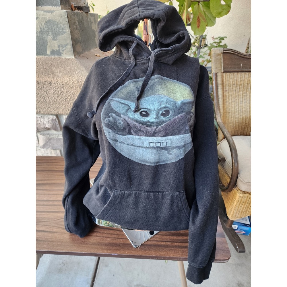 Star Wars The Mandalorian Grogu Baby Yoda Black Pullover Hoodie Men's M